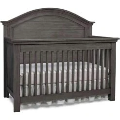 Dolce Babi Lucca Convertible Curve Top Crib